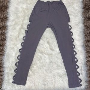 5 for $25🎈 Soho girls cut out sides leggings